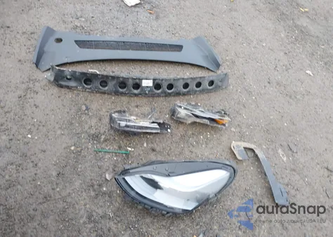 2025 Tesla Model Y Performance Dual Motor All-Wheel Drive z USA, uszkodzony, nr VIN 7SAYGDEF7SF254766